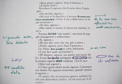  correzione bozze di stampa con penne blu e verde. Si nota la calligrafia di Lucia Pontiggia, moglie dell’autore